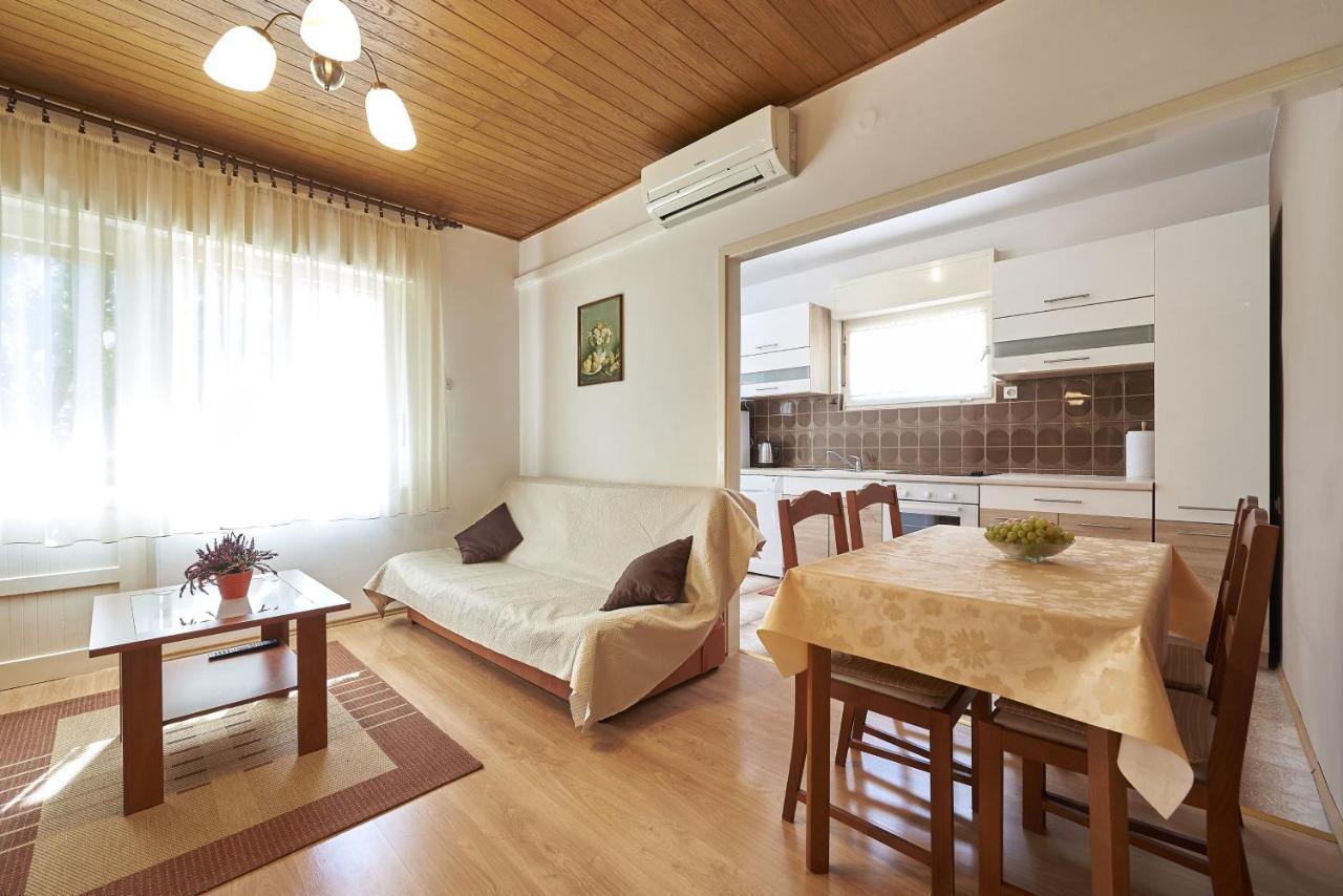 Apartments And Rooms With Parking Space Trogir - 13102 Εξωτερικό φωτογραφία